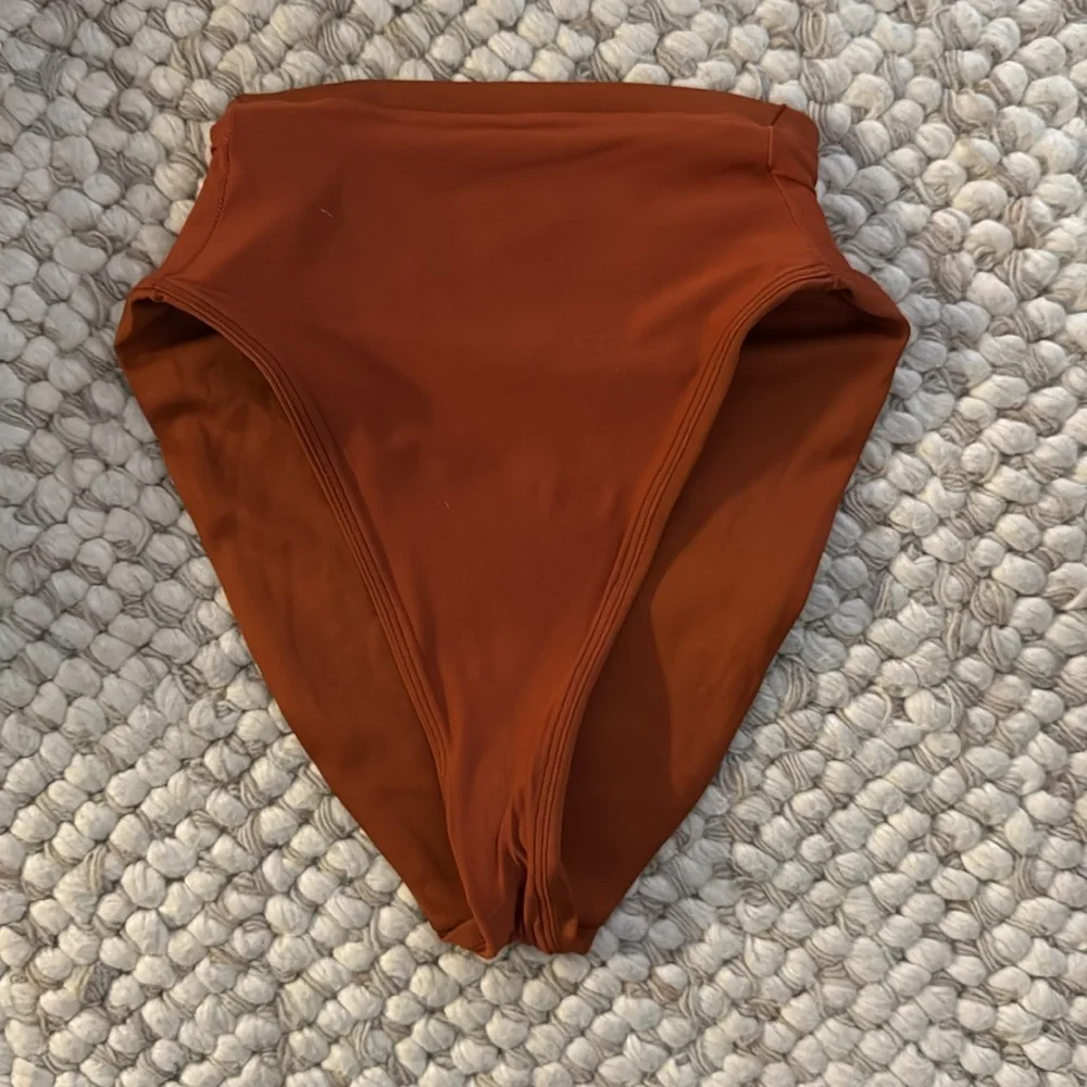 Left On Friday Hi Hi Bottom - Picture 9 of 9